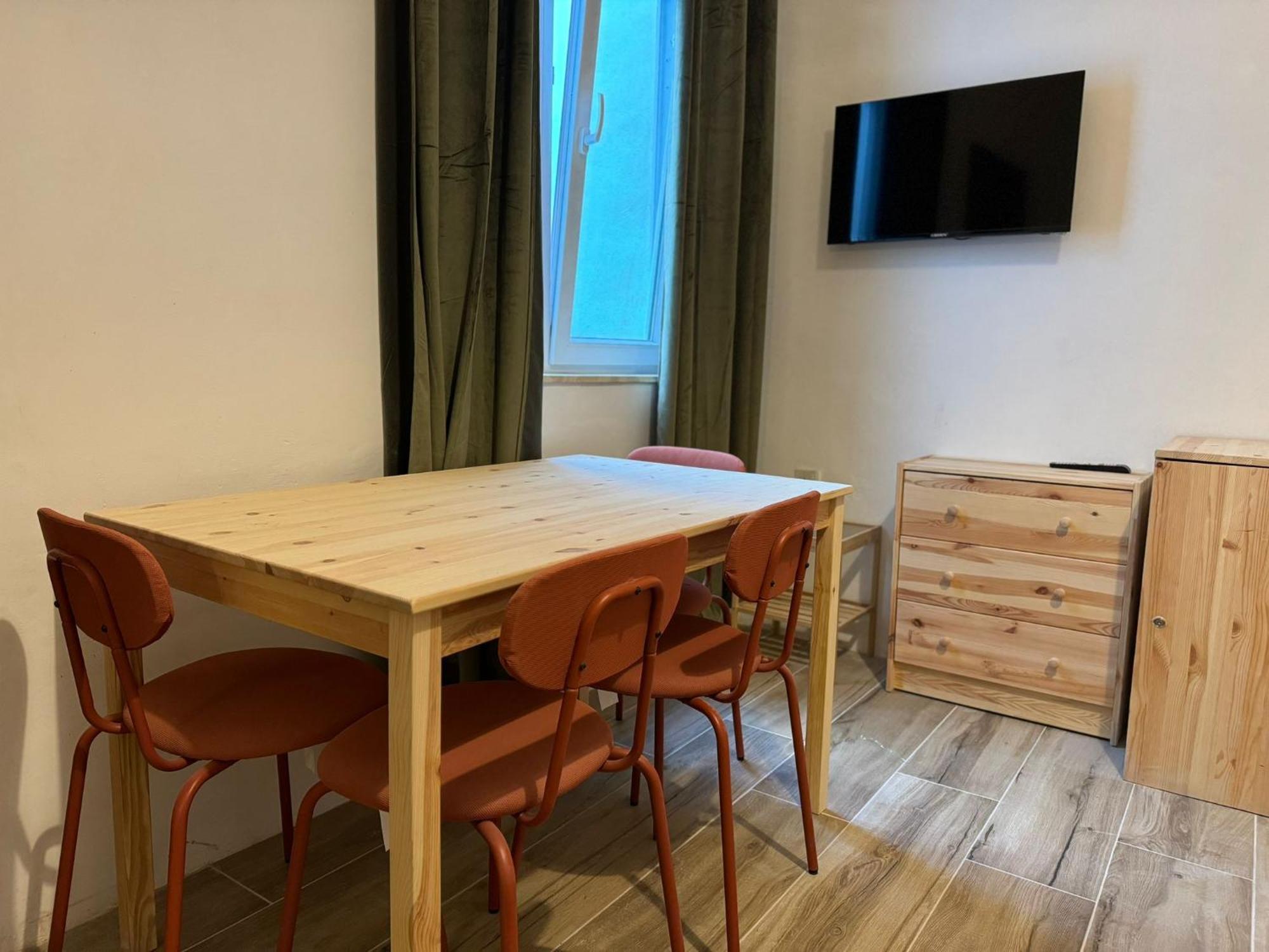 Dragon'S Den Hostel Balzan Exterior photo